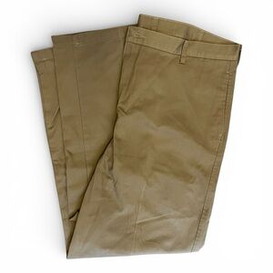 Men's 40x32 Wrangler ‘Ultimate Khaki’ Straight Leg Pants